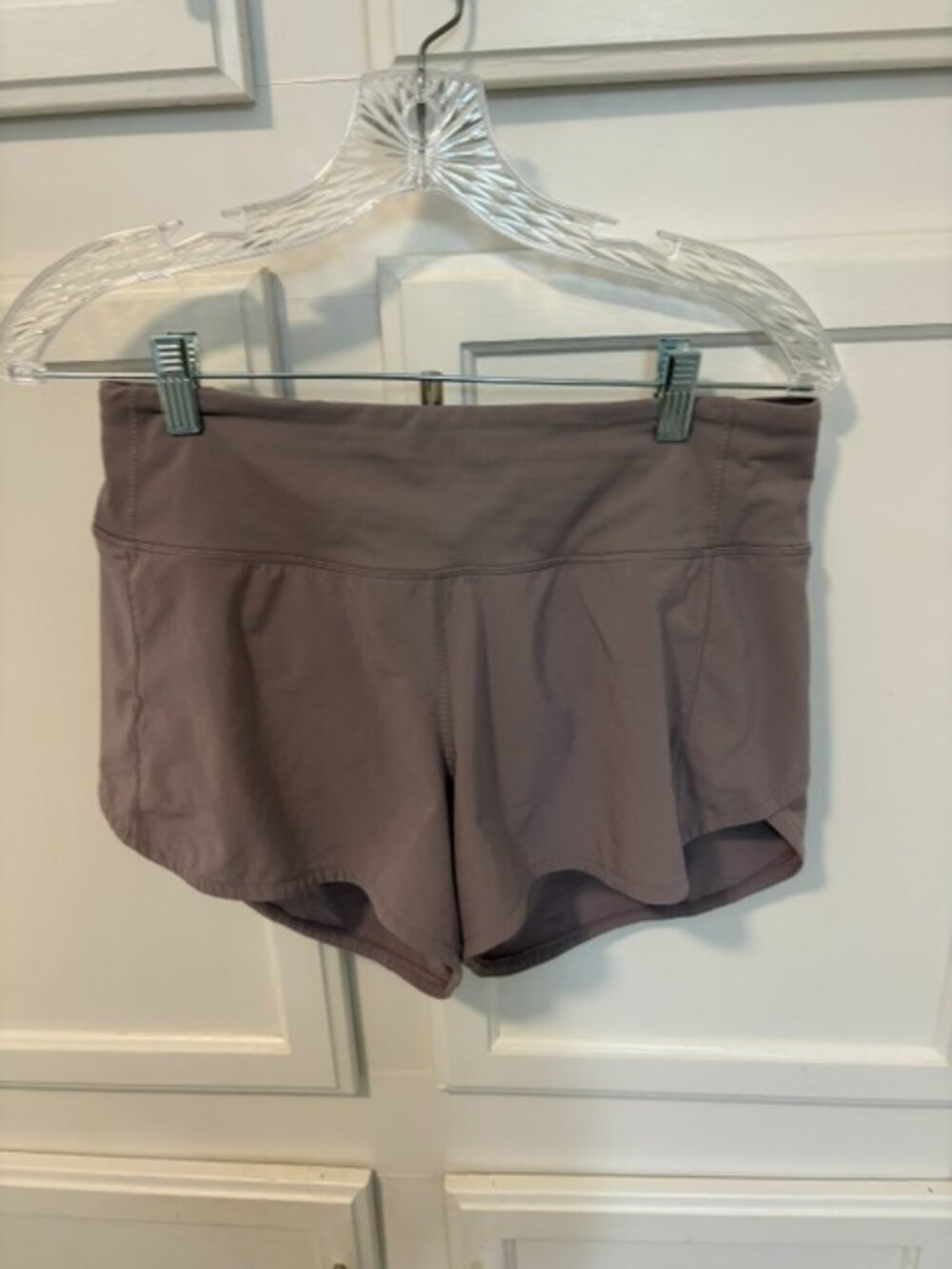 Lululemon Speed Up 2.5 Athletic Greyish Purple Shorts Size 6 Zipper Pocket